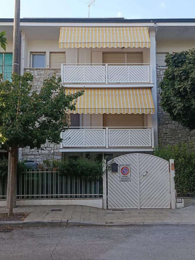 Il Don Minzoni 98 "Casa Vacanze" Lido di Camaiore Exterior photo